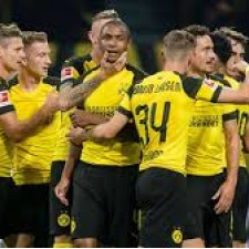 Borussia Dortmund 7-0 accroche Nuremberg